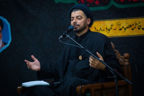 حجت‌الاسلام سیدابوالفضل حکیمی، مسئول امور فرهنگی موکب آستان مقدس حضرت فاطمه معصومه(س) در عمود ۱۰۸۰