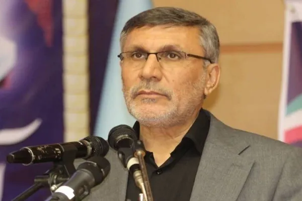 هنرمندان با تولید آثار فاخر، عملیات روانی دشمن را خنثی کنند
