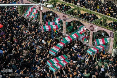 تشییع آلاله‌های گمنام در معراج الشهدای تهران