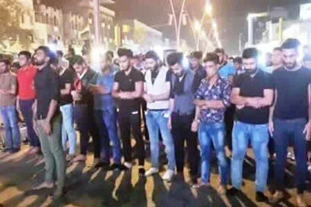Komunitas Syiah dan Ahlusunnah mengadakan Salat Jamaah Bersama di Jalan-jalan Baghdad