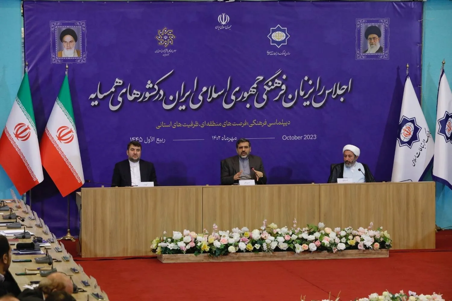 امروز طلایی‌ترین زمان ارتقای فعالیت‌های فرهنگی در خارج از کشور است