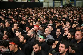 مراسم عزاداری شب عاشورای حسینی در حسینیه امام‌خمینی(ره)