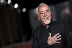 Si Paulo Coelho Bumanggit ng Qur’an sa Pagpahayag ng Pag-aabuloy para sa mga Biktima ng Lindol sa Turkey