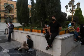 تعویض پرچم گنبد حرم رضوی در آغاز ماه محرم