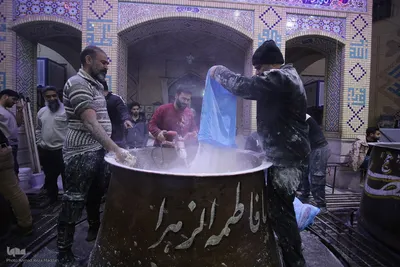 پخت بزرگترین سمنو شیرازی در کشور