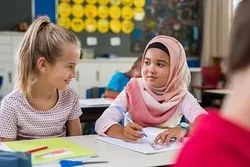 Opposition de l’association allemande des droits de l’homme à l’interdiction de l’hijab