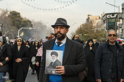 تجمع همبستگی ملی در میدان انقلاب