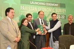 وطن کی فکر کر ناداں مصیبت آنیوالی ہے