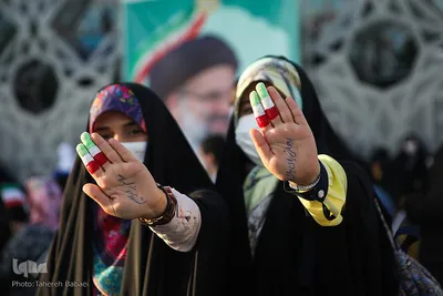 برگزاری جشن پیروری رئیسی در میدان امام حسین(ع)
