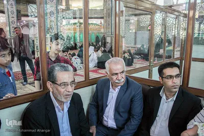 مراسم عقد زوج‌های جوان در آستان علی‌بن مهزیار اهوازی 