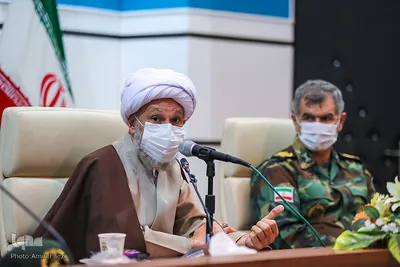 نشست صمیمانه نماینده ولی فقیه با فرماندهان ارشد نظامی و انتظامی فارس