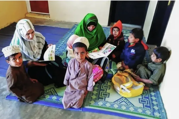 Inisiatif guru Al-Quran Oman dalam pendidikan ibu dan pelajar di kawasan terpencil
