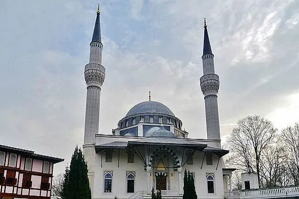 خطر تعطیلی همیشگی در کمین مساجد آلمان