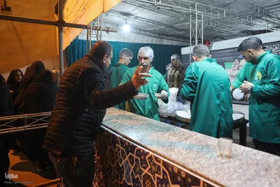 توزیع افطاری در شب میلاد امام حسن مجتبی(ع)