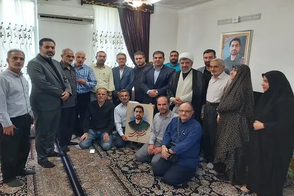 دیدار امام جمعه، شهردار و اصحاب بسیج رسانه بابلسر  با خانواده شهید هادی باغبانی
