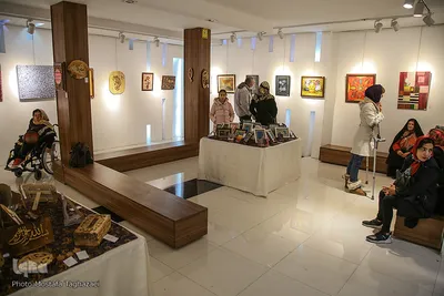 نمایشگاه گروهی آثار هنرهای تجسمی و صنایع دستی هنرمندان توان‌یاب «جلوه‌های هنر»در گالری مهر هنر 