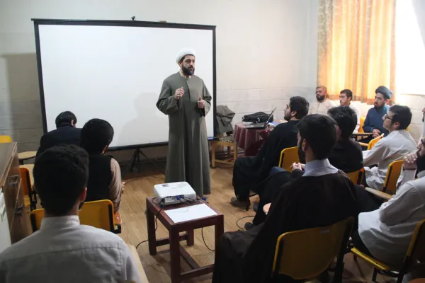 نگاهی به دوره آموزشی طلاب وظیفه در قم