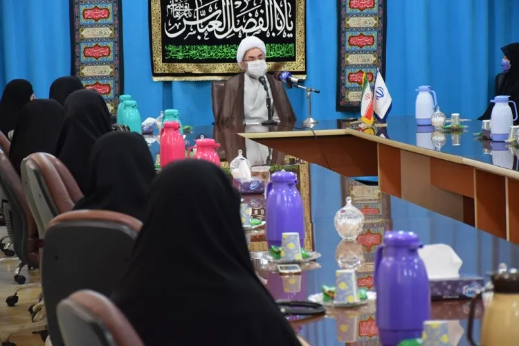 انقلاب اسلامی اوج شکوفایی و بازخوانی هویت زن مسلمان است