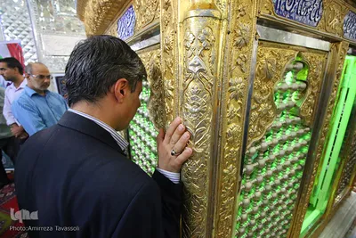غبارروبی آستان مقدس امامزاده حمزه(س)