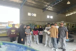 بازدید دانشجویان هرمزگانی از کارخانه شناورهای تفریحی پرستوی دریای هرمز