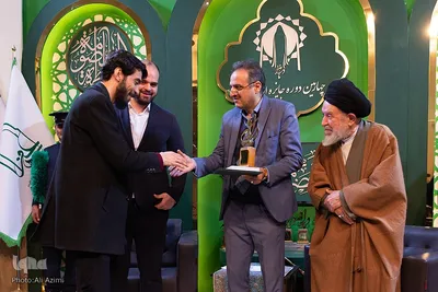 اختتامیه جایزه ادبی مادرانه در اصفهان
