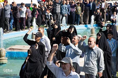 بدرقه پیکر شهید نیلفروشان تا خانه ابدی