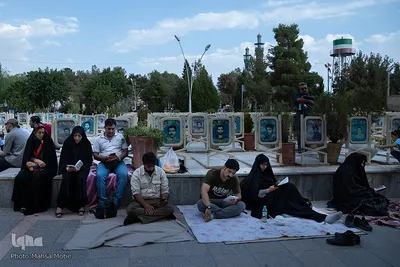 مراسم دعای عرفه در گلستان شهدای اصفهان