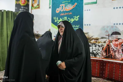 جلسه آموزش قرآن در کانون الزهراء(س)