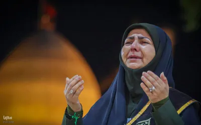 آئین لاله گردانی شام غریبان در حرم شاهچراغ(ع)