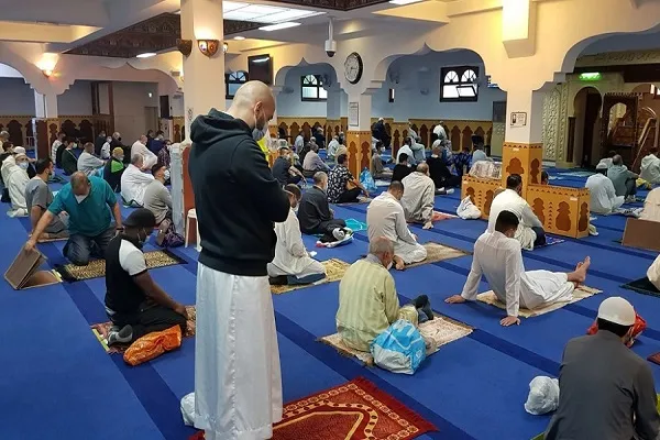 Hollanda’nın İslami kurumlarda casusluğu Müslümanları kızdırdı
