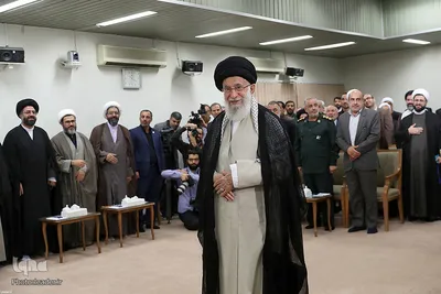 دیدار دست‌اندرکاران کنگره ملی ۶۲۰۰ شهید استان مرکزی با رهبر انقلاب