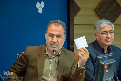 نشست صمیمانه استاندار چهارمحال و بختیاری با اصحاب رسانه
