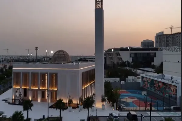 Dubaï : une mosquée qui produit plus d’énergie qu’elle n’en consomme