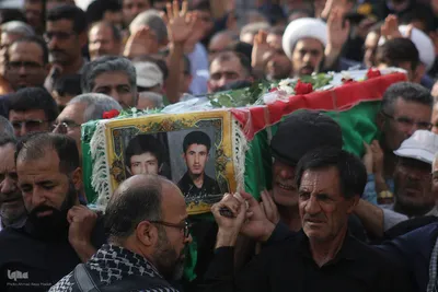 تشییع پیکر مادر 4 شهید دوران دفاع مقدس در شهیدآباد فارس