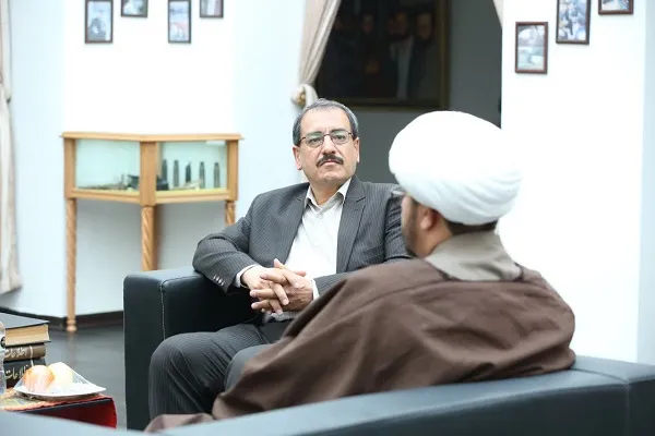 امر اهل‌ بیت(ع) نباید فدای دیده شدن افراد شود