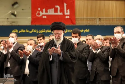 Koranrezitation im Beisein von Imam Chamenei