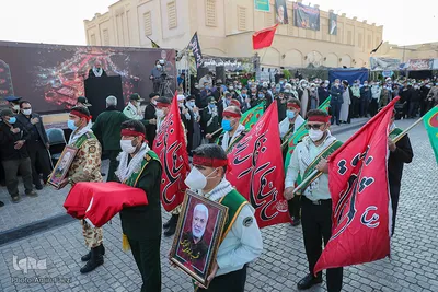 اهتزاز پرچم عزای اربعین در بین الحرمین شیراز