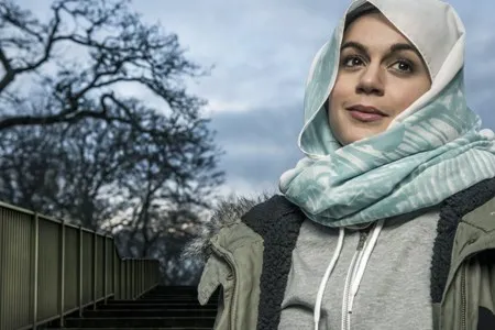 Wata Musulma Za Ta Bayar Da Furanni Ga Masu Kyamar Musulunci A Canada