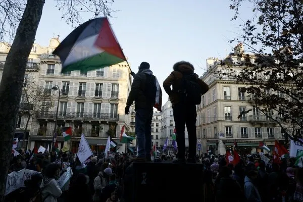 Paris'te Siyonist Rejim'e yaptırım çağrısı