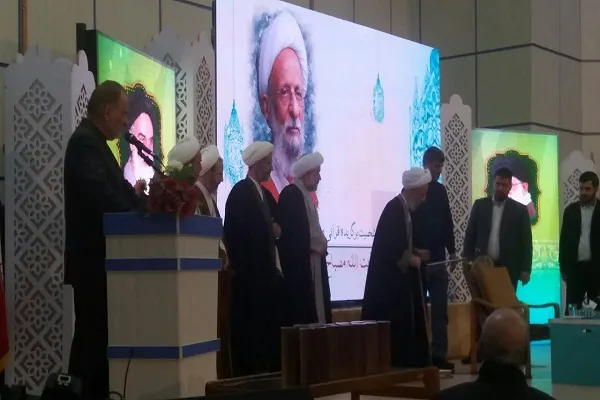 وظیفه طلاب در قبال تحولات جامعه و فضای مجازی سنگین است