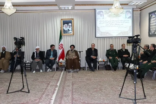 عامل اصلی مشکلات اقتصادی فاصله گرفتن از مسائل دینی است