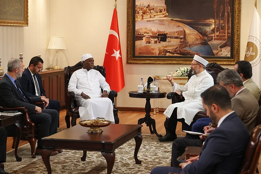 Erbaş, rahipken Müslüman olan Richmond’u kabul etti