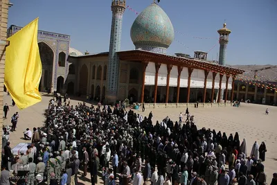 وداع شیرازی ها با محیط بانان شهید در حرم شاهچراغ(ع)‎‎