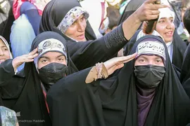 اجرای سرود «سلام فرمانده» در میدان شهدای شیراز