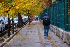 یک روز پاییزی بارانی