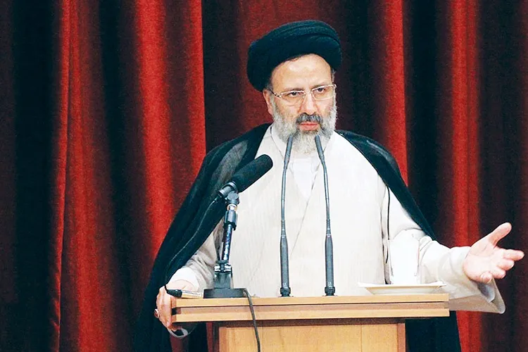 دشمن درصدد هجوم به مولفه‌های قدرت ملت ایران است