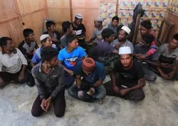 Des réfugiés rohingyas débarquent en Indonésie