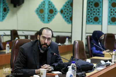«بهرام زاهدی»، پژوهشگر مؤسسه مطالعات شرق در مراسم رونمایی از کتاب «تولد یک تراژدی