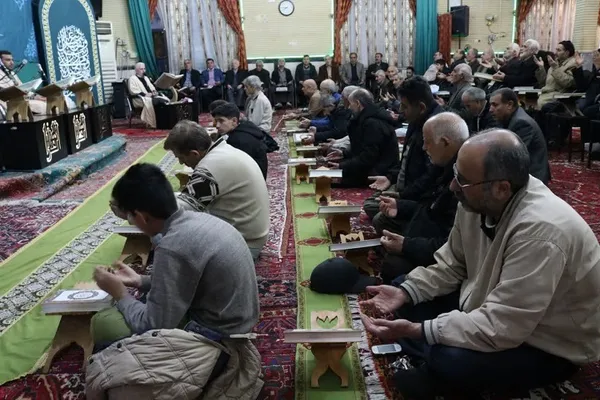 ترتیل‌خوانی قرآن در مسجد امام‌زاده تبریز