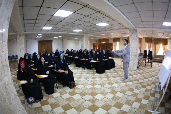 العراق: تنظيم برنامج تطويري لمعلمات الدورات القرآنية + صور